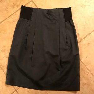 BCBG Skirt with elastic side waist!